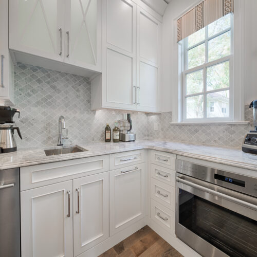 Custom Kitchen & Baths