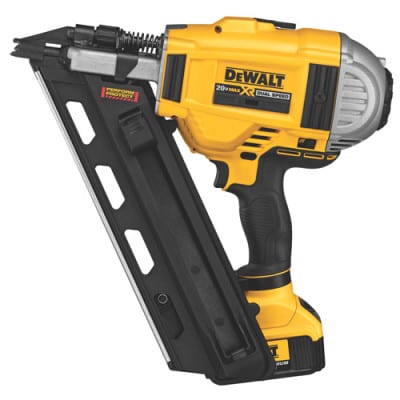 Tague Lumber ahora tiene en stock la clavadora de carpintería sin cable DeWalt