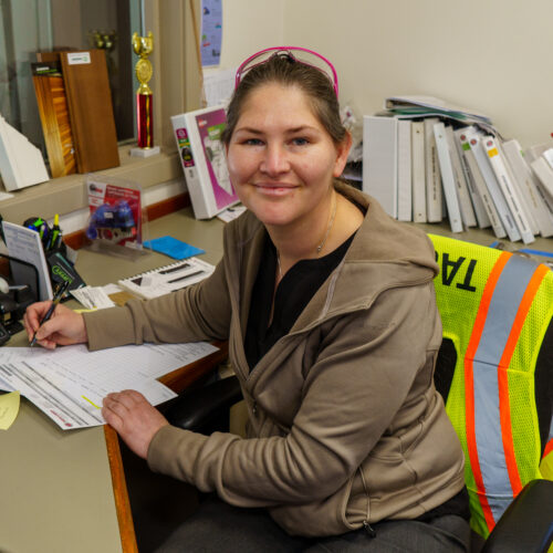 Britta, mill, employee